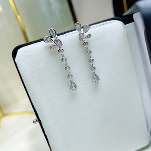 Eleganti Orecchini a Perno con Fiore per Donne, Orecchini Pendenti a Goccia Lunghi, Gioielli per Uso Quotidiano e Feste, Vendita all'Ingrosso - Product Image 3