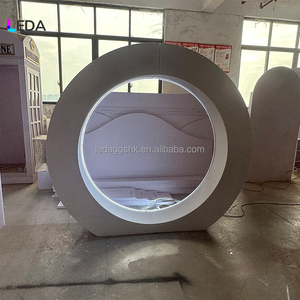 Arco Circular Personalizado LEDA para Bodas con Iluminación, Panel de Flores para Fondo de Escenario, Fondo Acrílico Blanco para Eventos - Product Image 4