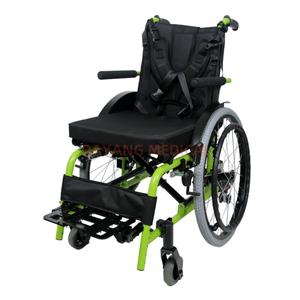 כיסא גלגלים ידני נייד קל משקל מתקפל מאלומיניום איכותי לילדים עם מוגבלות - Product Image 2