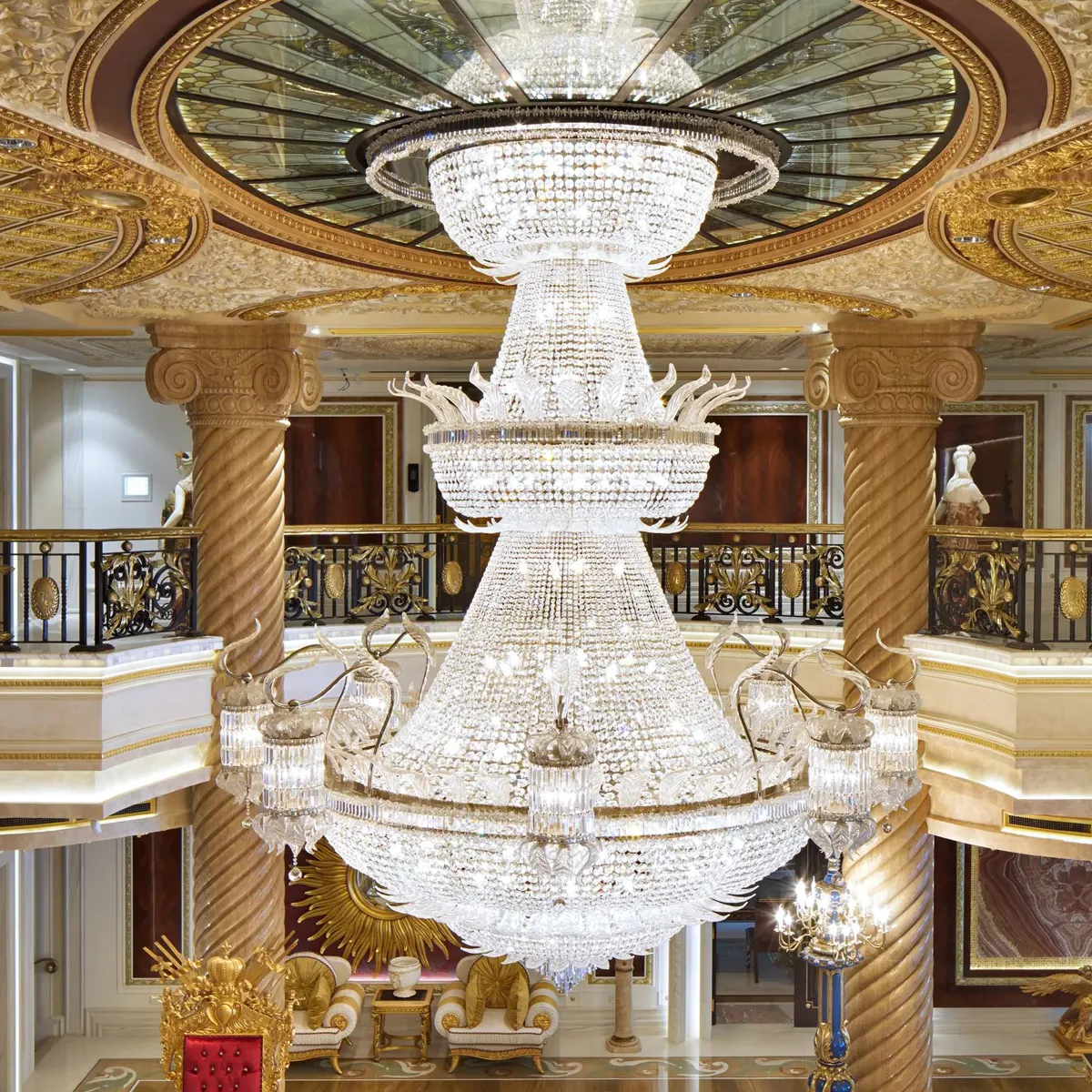 Keyming iluminación proyecto de hotel personalizado enorme cristal imperio corona araña de cristal
