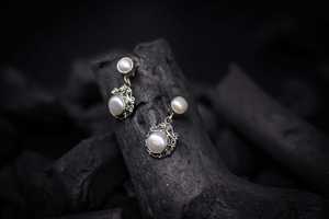 ต่างหูเงินแท้ 925 ประดับมุกน้ำจืดสำหรับผู้หญิง เครื่องประดับที่มีสไตล์และสง่างามสำหรับงานแต่งงาน งานปาร์ตี้ ของขวัญ และการสวมใส่ในชีวิตประจำวัน - Product Image 5