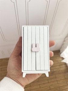 Maison de poupée mini armoire de présentation Armoire de rangement Armoire de rangement multicouche Petite armoire <span class=keywords><strong>en</strong></span> <span class=keywords><strong>bois</strong></span> meubles miniatures - Product Image 3