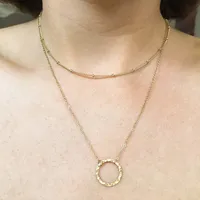 Collier empilable minimaliste EManco avec pendentif cercle en acier inoxydable pour femme, couleur or/argent 14 carats, idéal pour le quotidien et le bureau