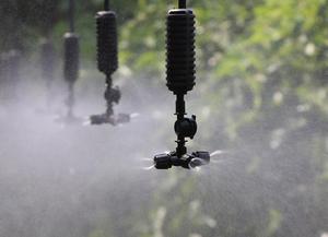 Green <span class=keywords><strong>Sen</strong></span> 4-Wege-Vernebelungsdüse Gewächshaus-Hängeketten-Tropfsprinkler Bewässerungssystem 27-48 L/H 2-3 Bar - Product Image 6