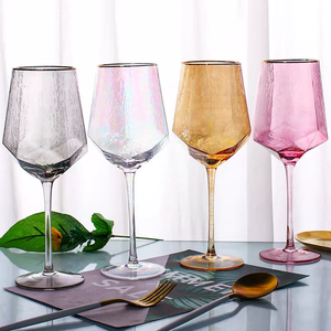 Ensemble de verres à vin rouge en cristal sans plomb de luxe nordique moderne, forme diamant, fait à la main, bord doré, capacité personnalisable - Product Image 5