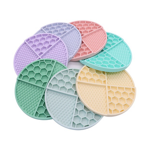 New Product Idea 2024 Eco-friendly Puzzle Dividido Non Slip 5.5in Ampla Alimentador Lento <span class=keywords><strong>Dog</strong></span> <span class=keywords><strong>Bowl</strong></span> Inserir Lamber Mat Com Ventosas - Product Image 2