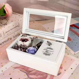 Caja de música personalizada de flores de Navidad con pantalla de acrílico color rosa de bajo pedido regalos de madera para mujeres - Product Image 2
