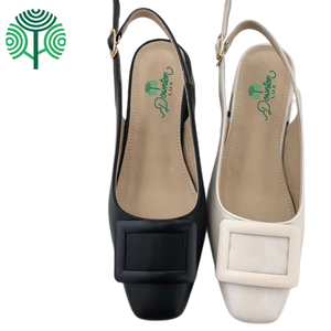 Sandalias de tacón bajo grueso con punta cuadrada de cuero ecológico para mujer, con tiras traseras, tallas grandes de fábrica. - Product Image 1