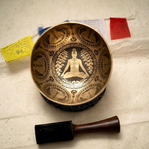 Bol chantant tibétain en bronze avec motif de figure méditative, gong professionnel pour performance - Product Image 1
