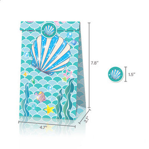 Sac cadeau en papier sur le thème des sirènes avec autocollant - Product Image 2