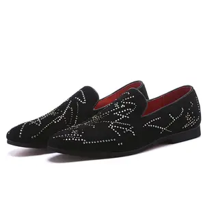 2021 Alibaba-Webshop Velvet Men's Fashion Driving Casual Plaid Dress Shoes Sneaker Leather Flat Spiked Loafers