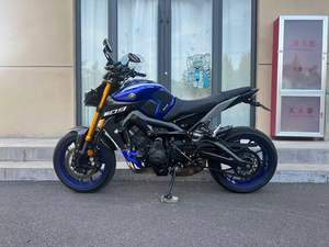 Moto <span class=keywords><strong>Yamaha</strong></span> MT-09 Hyper Naked - 889cc (900cc) Tricylindre Sportive et de Loisirs avec une Puissance Brutale - Product Image 6
