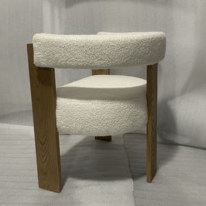 เก้าอี้นั่งสบายโครงไม้หุ้มผ้าเท็ดดี้สีขาวแบบหนานุ่ม ราคาโปรโมชั่น - Product Image 5