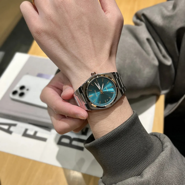 Men's New Luxury Stainless Steel Watch Waterproof Luminous Dial Display Week Date Quartz Watches Casual Business Alloy