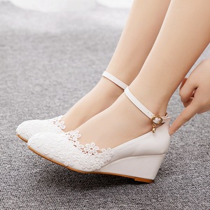 <span class=keywords><strong>Scarpe</strong></span> da donna boutique personalizzate alla moda retrò punta tonda tacchi inclinati <span class=keywords><strong>scarpe</strong></span> da donna <span class=keywords><strong>scarpe</strong></span> da <span class=keywords><strong>sposa</strong></span> - Product Image 3