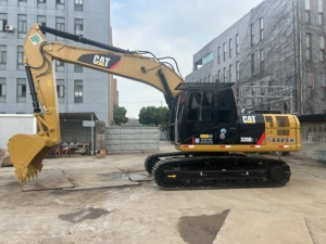 รถขุดไฮดรอลิกตีนตะขาบ CAT 320D2L มือสองคุณภาพสูง ขนาด 20 ตัน ใช้งานน้อย เหมาะสำหรับงานก่อสร้าง - Product Image 5