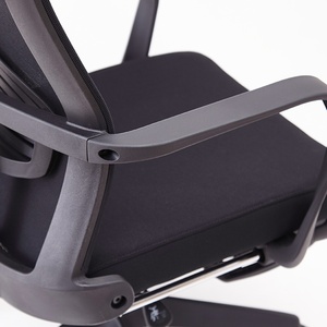 Chaise de bureau pivotante moderne en maille, ergonomique et réglable, au design élégant, avec structure métallique, vente en gros - Product Image 6