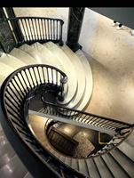 Escalier en spirale en acier inoxydable personnalisé HZ avec rampes en fer forgé, design moderne pour intérieur de villas