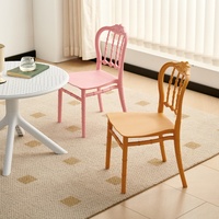Chaise d'enfant empilable personnalisée en résine PP bleue, blanche et rose, chaise de fête Chiavari pour enfants