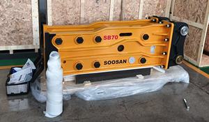 Martillo hidráulico SOOSAN sb70 tipo superior para romper rocas, con cinceles de 135 mm para excavadoras de 16-21 toneladas, para construcción y demolición. - Product Image 3