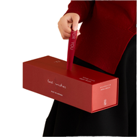 Boîte cadeau style livre rouge avec ruban, en carton rigide, poignée en ruban satiné, impression CMJN, couleur unie, logo personnalisé, OEM ODM, cadeau d'entreprise
