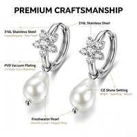Anting Hoop Mutiara Bentuk Air Mata dengan Bunga CZ dari Baja Tahan Karat 316L - OEM ODM Kustom, Grosir Langsung dari Pabrik, MOQ Kecil Siap Kirim