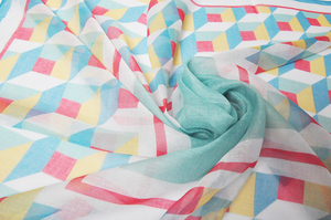 Populaire géométrie confortable impression numérique polyester <span class=keywords><strong>recyclé</strong></span> RPET soie furoshikis <span class=keywords><strong>voile</strong></span> foulard carré - Product Image 5