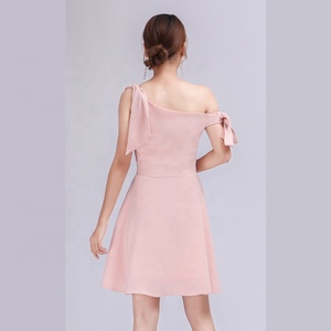 Nueva llegada diseño <span class=keywords><strong>elegante</strong></span> señoras parte vestidos de mujer Simple Sexy <span class=keywords><strong>un</strong></span> hombro Mini vestido rosa - Product Image 3
