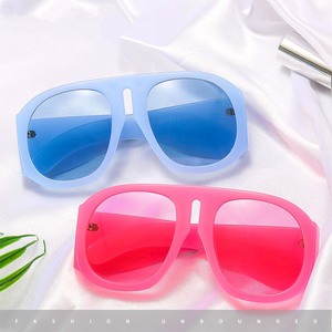 Bán buôn quá khổ thời trang Ins phong cách kính mát cho phụ nữ wraaparound PC khung thí điểm thiết kế của nam giới Shades - Product Image 2