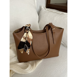 Bolso Tote de PU para Mujer, Primavera-Verano, Nuevo, Gran Capacidad, Estilo de Alta Gama, Resistente a Salpicaduras, Versátil, para el Día a Día - Product Image 4