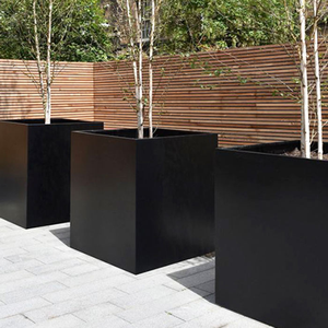 Macetas Modernas Cuadradas para Exteriores, Macetas Negras para Jardín, Diseño Minimalista para Plantas y Flores Verdes - Product Image 2