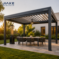 Pergola à lames orientables en aluminium avec chauffage infrarouge et ventilateur de plafond, éclairage LED pour terrasse extérieure toute saison