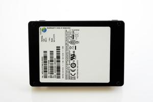 Disco Duro Original para Servidor MZ7L3240HCHQ-00A07 PM893 240GB 6Gb/s 2.5" 7mm SSD - Product Image 3