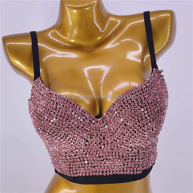 Diamant rose sur noir
