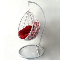 Chaise balançoire suspendue moderne en acrylique pour intérieur et extérieur bon marché chaise pivotante transparente en bambou et rotin pour oeuf de patio en osier