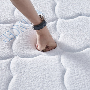 ที่นอนยางพาราซิมมอนส์ 1500x2000 มม. 1800x2000 มม. นุ่มปานกลาง พ็อกเก็ตสปริง ท็อปเปอร์ยางพาราธรรมชาติ ดีไซน์ร่วมสมัย - Product Image 3