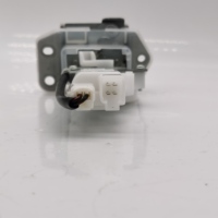 Nouvelle vente chaude : Ensemble de loquet de hayon et serrure de porte arrière 82510-63J01 pour Suzuki Swift Sport SX4