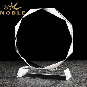 Nobleยอดนิยมออกแบบใหม่ที่กำหนดเองแกะสลักคริสตัลแปดเหลี่ยมTrophy Award