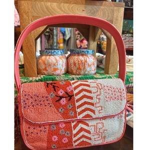 Sac à main bandoulière brodé de perles de qualité supérieure fabriqué avec des perles de rocaille et fabriqué à la main pour un look de luxe élégant et magnifique - Product Image 2