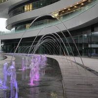 Fuente de Agua Laminar con Chorro de Agua Saltarina e Iluminación LED de Alta Calidad Water Faery para Decoración de Jardines y Paisajes Exteriores