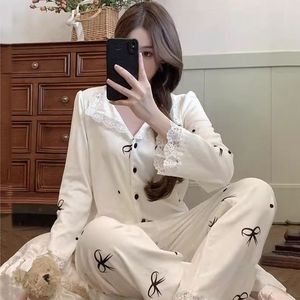 بيجامات نسائية كورية أنيقة بنقشة فيونكة لطيفة، نوم بلمسة أميرات مع دانتيل وتطريز على شكل كارديجان - Product Image 1