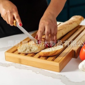 Planche à découper en bambou naturel avec couteau et plateau à miettes pour usage domestique - Product Image 3