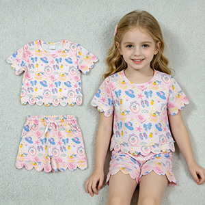 Ensembles de Vêtements Décontractés pour Filles Sœurs, Motifs Floraux Colorés et Carreaux, Bordures Festonnées Respirantes, Prêts à Expédier (RTS) – Collections Été pour Enfants - Product Image 3