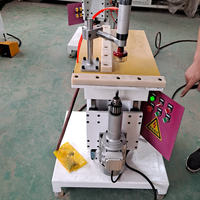 Machine de fabrication de portes en bois