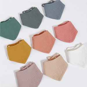 แผ่นซับน้ำลายไหลสามเหลี่ยมสำหรับเด็กทารกแรกเกิดและทารกผ้าฝ้าย100% สีทึบแบบพรีเมียม - Product Image 2