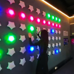 Mur d'<span class=keywords><strong>escalade</strong></span> interactif en plastique pour <span class=keywords><strong>salle</strong></span> de jeux intérieure avec poignées LED, capacité supérieure à 500 kg - Product Image 3
