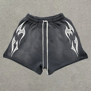 กางเกงขาสั้นลำลองผู้ชายลายพิมพ์สไตล์วินเทจ ผ้าเฟรนช์เทอร์รี่ฟอกสีซีดแบบย้อนยุค สวมใส่สบาย ทรงกลาง  โลโก้แบบกำหนดเอง ลายสไตล์สตรีท - Product Image 2