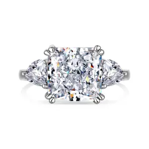 Dylam Solid 925 Sterling Silver CZ Cubic Zirconia 3 Três Pedra Anel de Noivado Ice Out Cut Solitaire com pedras laterais do coração