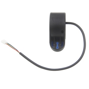 Accélérateur bleu F40 pour trottinette électrique F40 - Pièces et accessoires de trottinette électrique - Pièces de transfert de vitesse au doigt pour accélération - Product Image 4