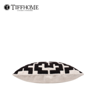 Housse de coussin TiffHome noire et blanche tissée, écologique, design moderne et luxueux, pour canapé, salon, café, hôtel, maison